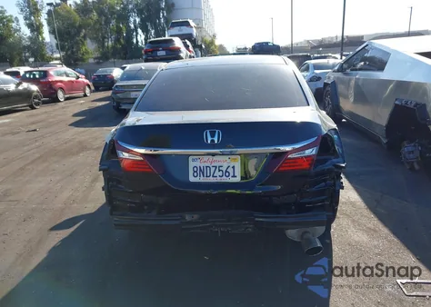 2017 Honda Accord Lx z USA, uszkodzony, nr VIN 1HGCR2F38HA070501